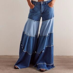 ✨HP✨ WE THE FREE WIDE LEG JEANS (29)
